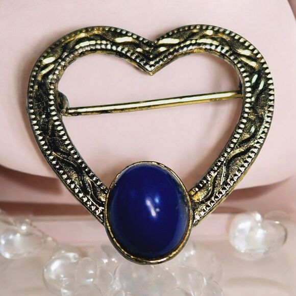 Etched Heart Brooch Blue Stone Beaded Loyalty Pin Gold Tone Unique Love Unisex - Picture 9 of 9